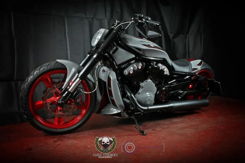 Harley-Davidson-V-Rod-RAYnMan-by-Rod-Squad-Motorcycles