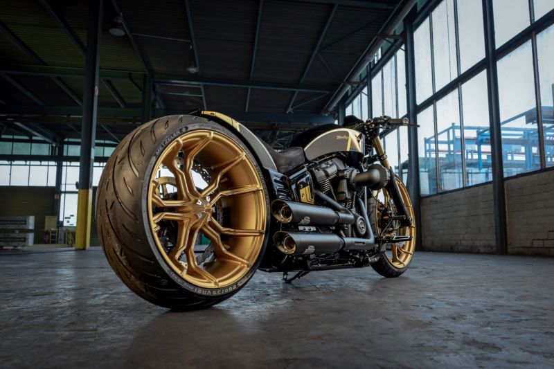 Harley-Davidson Softail Breakout ‘GPS 2.0’ by Thunderbike