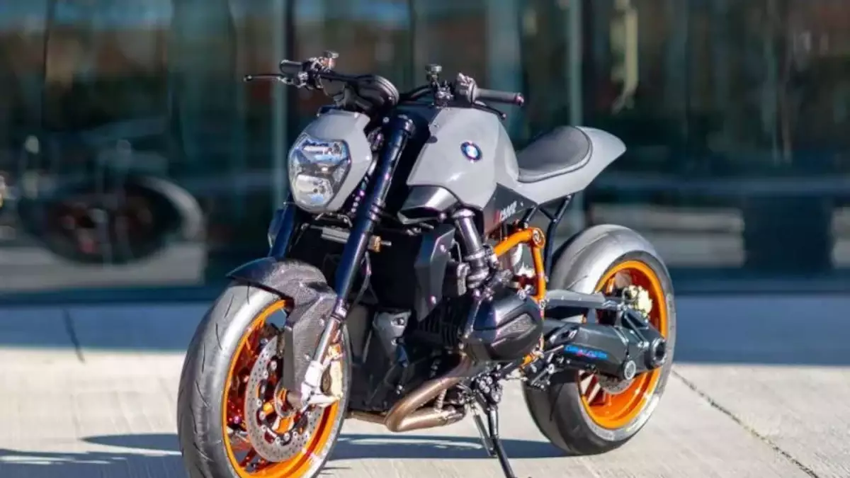 BMW R1200R CustomBike by Unique Custom Cycles