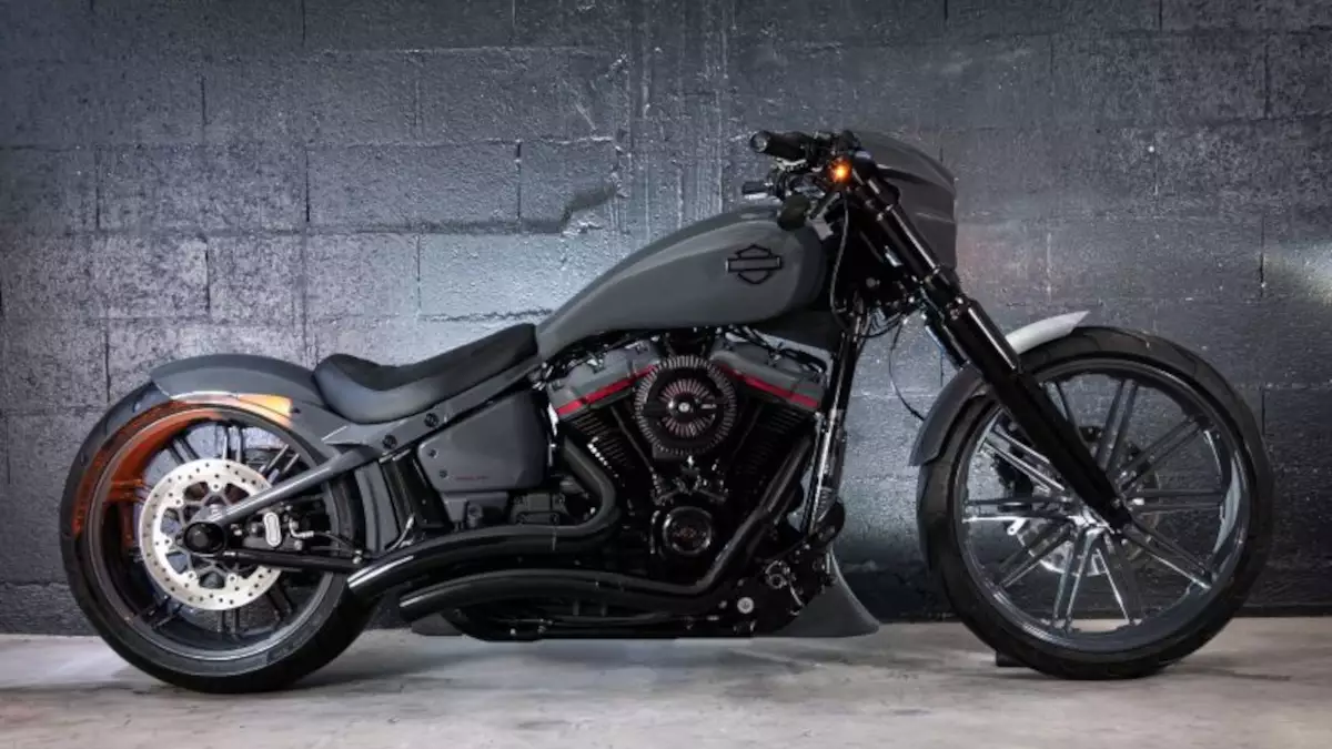 Harley-Davidson Breakout Cruiser 31 by Melk Motorcycles