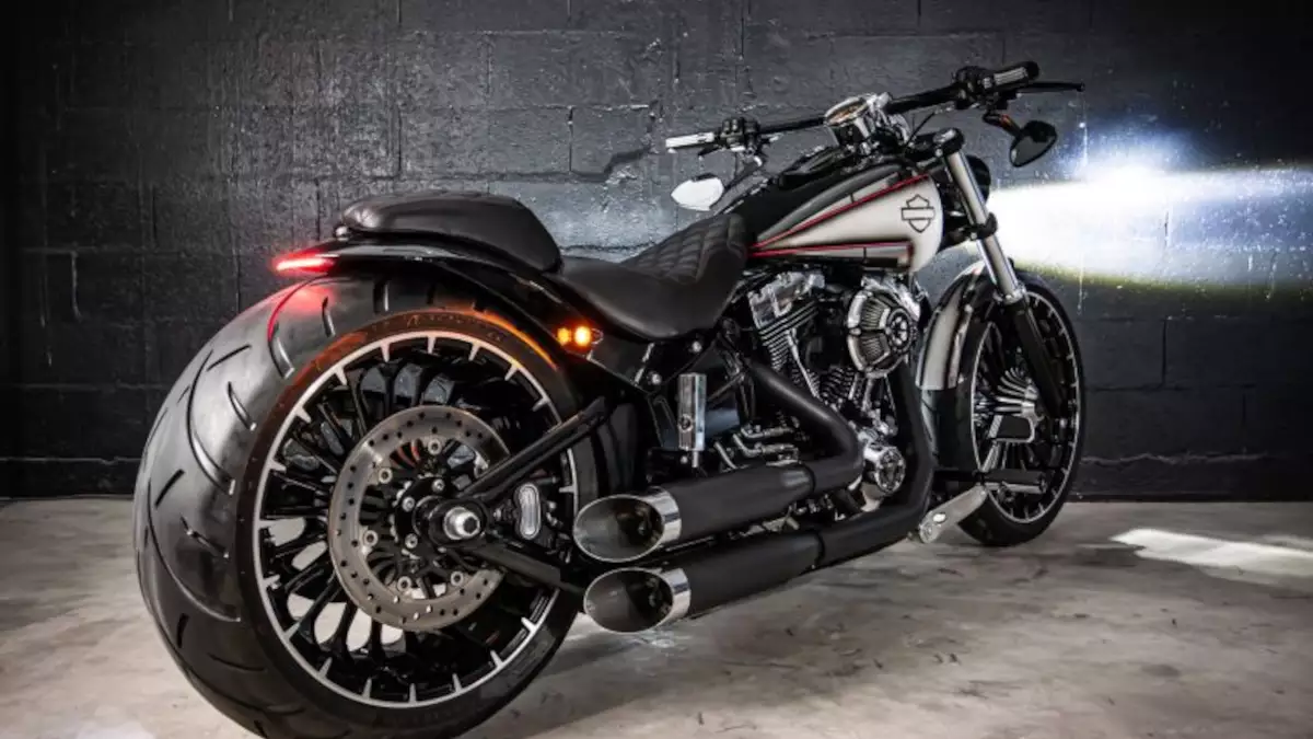 Harley-Davidson Breakout by Melk Motorcycles