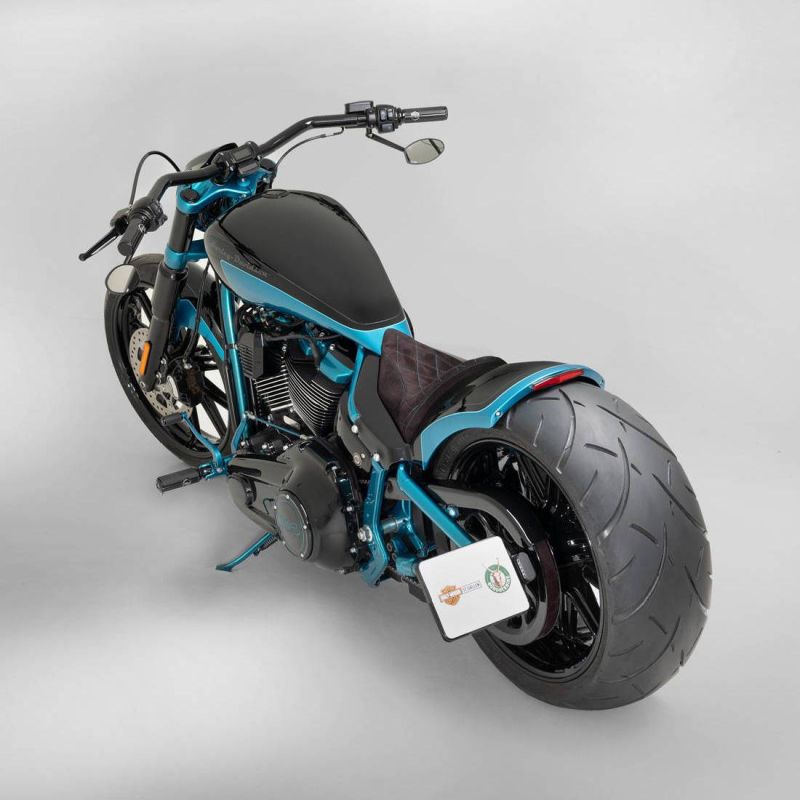▷ Harley-Davidson Softail Breakout 'Crystal Blue' by Bündnerbike