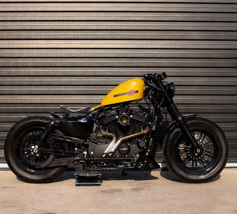 ▷ Harley Sportster Bobber 48 'Bumblebee' by Limitless Customs