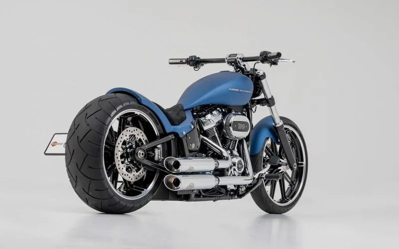 Harley-Davidson-Cruiser-Breakout-Stratos-by-Bundnerbike