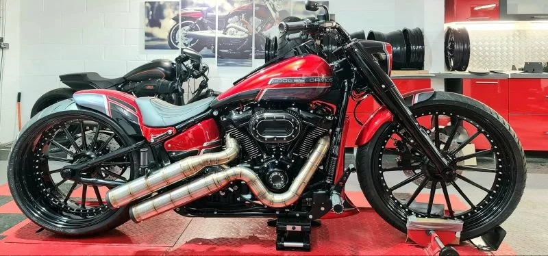 Harley-Davidson-Fat-Boy-114-Rouge-Candy-by-Show-Bike-Fashion