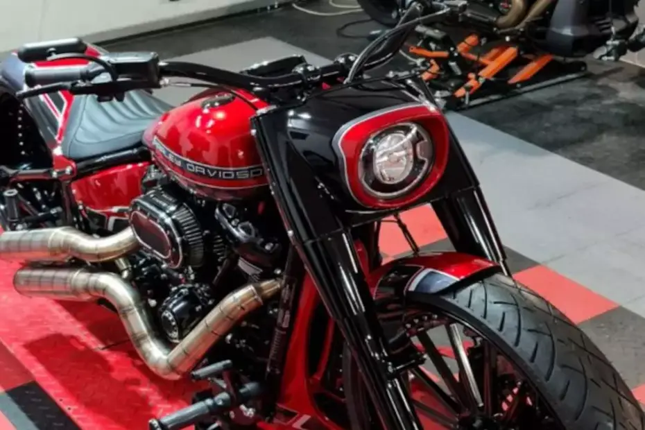 Harley-Davidson Fat Boy 114 'Rouge Candy' by Show Bike Fashion