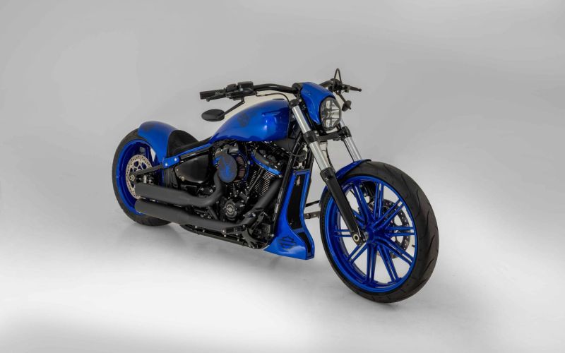 ▷ Harley-Davidson Breakout Custombike 'Blue Hero' by Bündnerbike