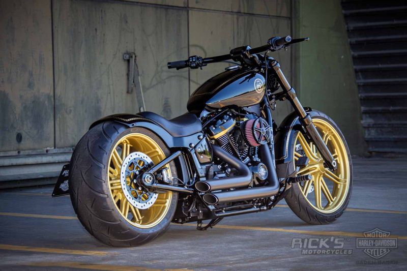 Harley-Davidson Breakout model Aurum by Rick’s motorcycles