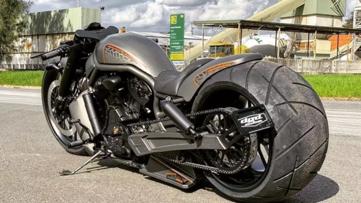 Harley-Davidson V-Rod 360 by DGD Custom 1