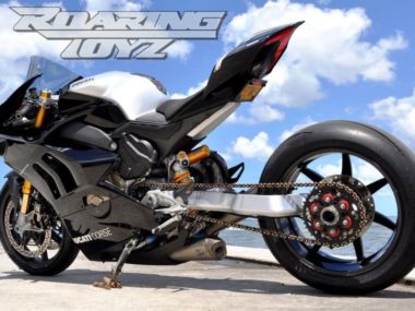 Ducati Panigale V4 R 'Billet extended swingarm' by Roaring Toyz