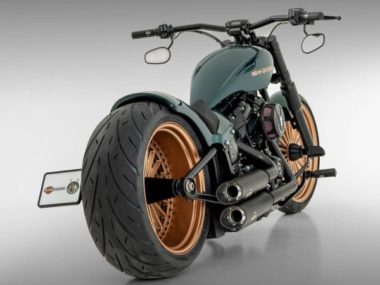 Harley-Davidson Chopper Breakout 'Green Hornet' by Bündnerbike