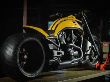 Harley-Davidson-V-Rod-13-by-Mat-Custom-04