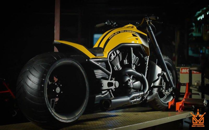 Harley Davidson V-Rod 13″ by Mat Custom