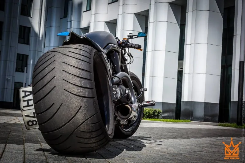 Harley-Davidson-V-Rod-BatMan-by-Mat-Custom