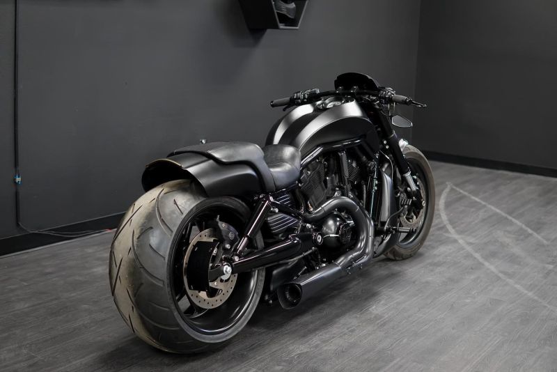 Harley-Davidson V-Rod Muscle 300 ‘Dragon Slayer’ build by DD Designs