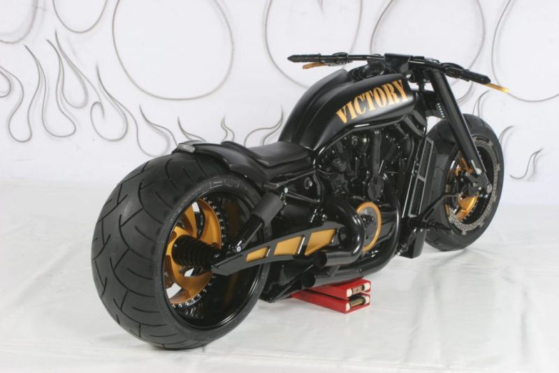 Harley-Davidson-V-Rod-muscle-Victory-by-No-Limit-Custom