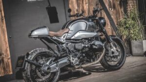 BMW R9T Tracker ‘Luxury edition’ by Zeus Custom