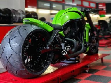 Harley-Aggressive-Rod-300-Hulk-by-Show-Bike-Fashion-08