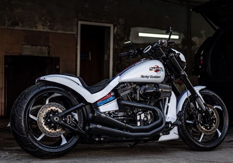 Harley-Davidson Breakout Softail ‘Martini’ by RB Machine