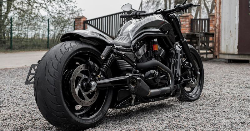 Harley-Davidson Night Rod ‘Racing exhaust’ by Killer Custom