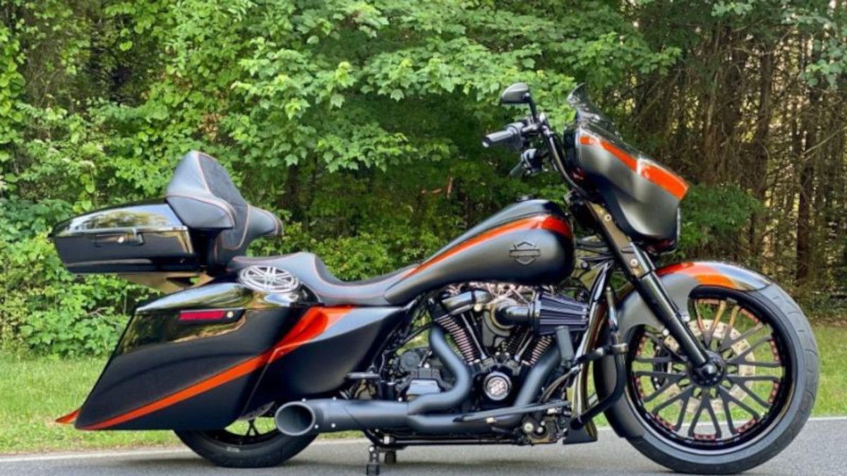 Harley-Davidson Street Glide by Southern Country Customs