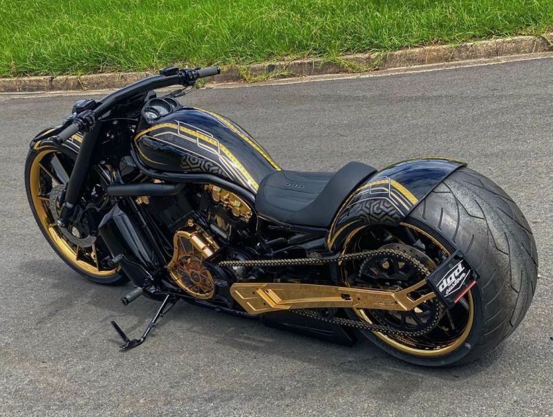Harley-Davidson V-Rod Big Wheel by DGD Custom