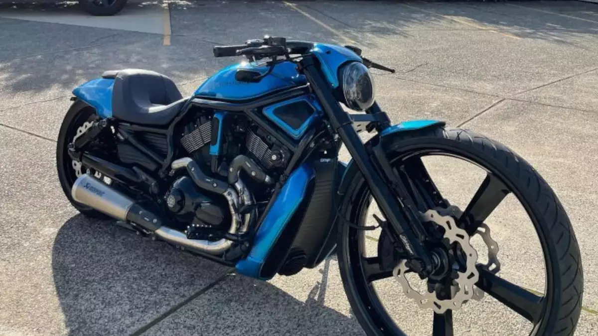 Harley-Davidson VRod ‘Big Wheel’ by Stringer Collective