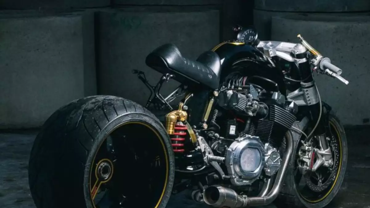 Suzuki GSX 1400 Big Ass ‘Prototype’ by DB Design