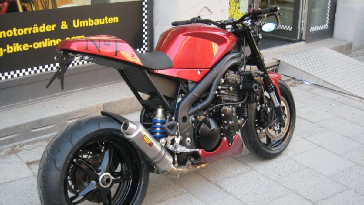 Triumph Speed Triple 1050 full rebuild by Big Bike Custom