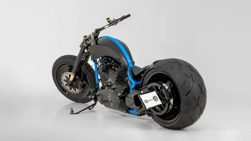Harley-Davidson-Softail-300-Bugatti-by-Bunderbike