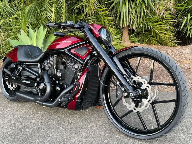 Harley-Davidson-V-Rod-Shoot-by-Quality-customs