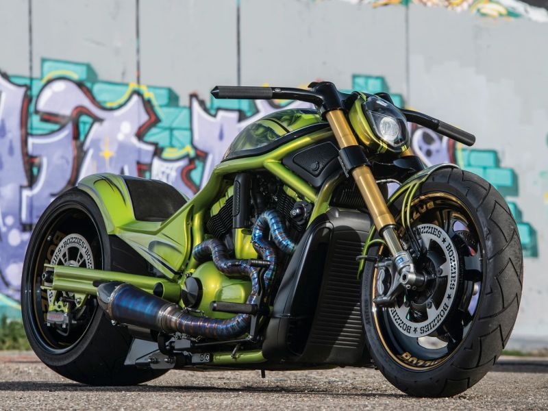 Harley-Davidson V-Rod ‘Mean&Green’ by Hans Bozzies