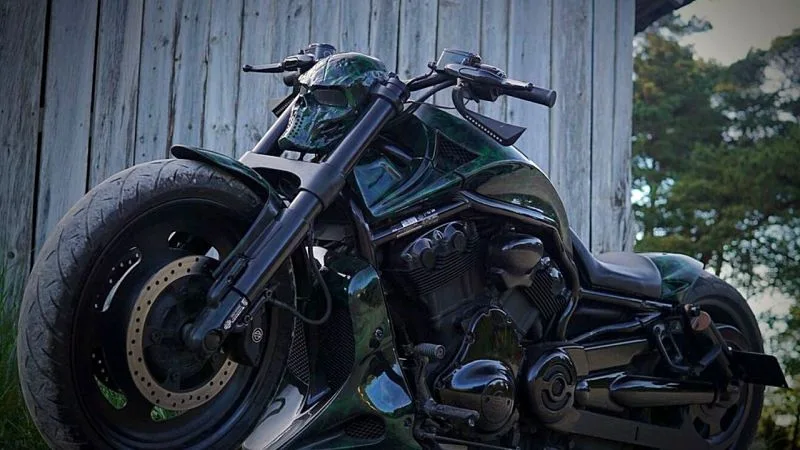 Harley-Davidson-V-Rod-owned-by-@Gotland-from-Sweden