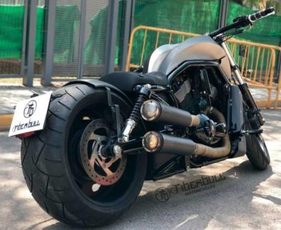 Harley-Davidson-VRSCD-Bobber-Gray-by-FiberBull-02