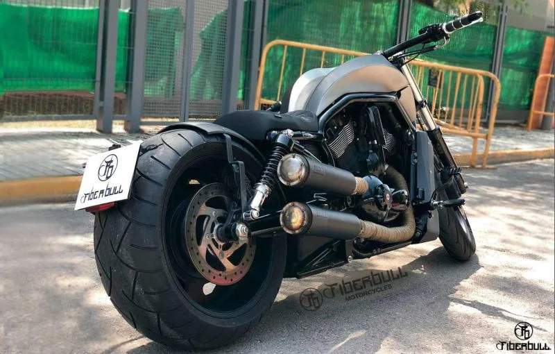 Harley-Davidson-VRSCD-Bobber-Gray-by-FiberBull