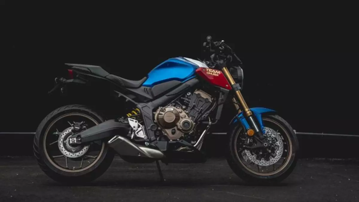 Honda CB 650R ‘Onuba’ by Honda Castro Jarana