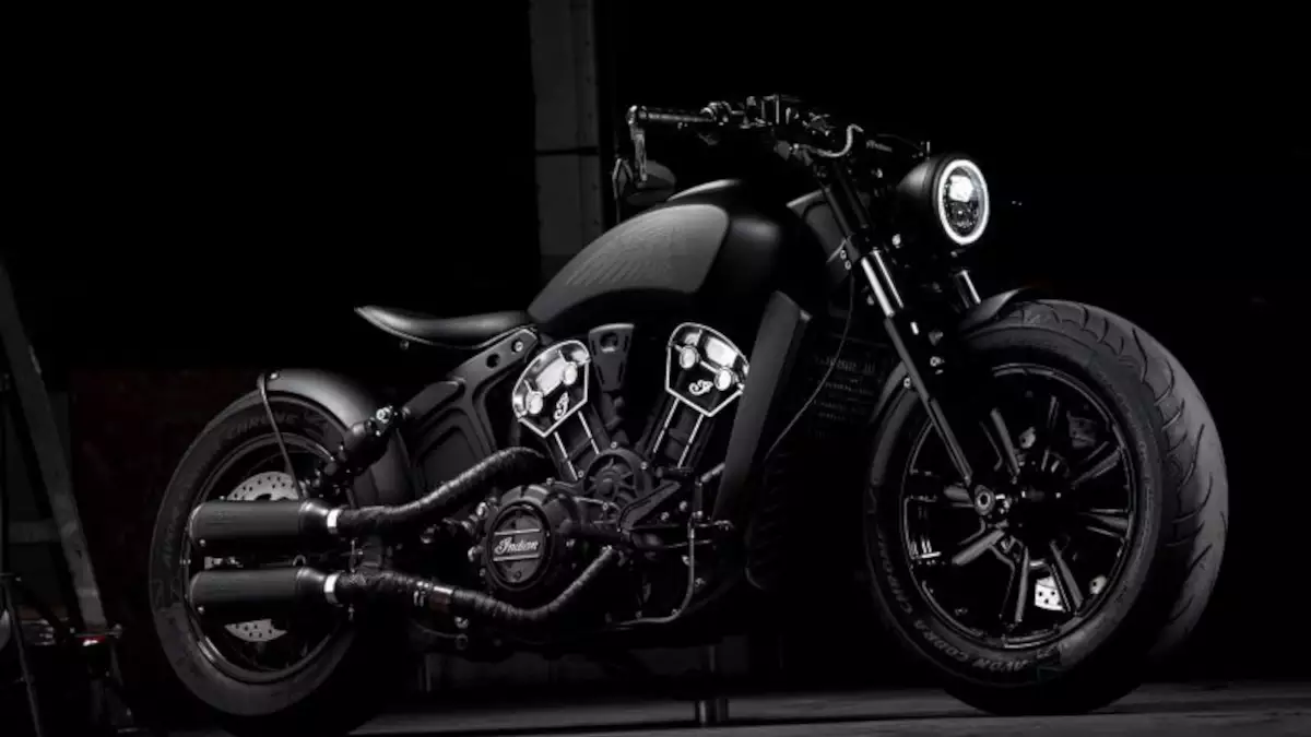 Indian Scout Bobber ‘Phantom’ by Tank Machine