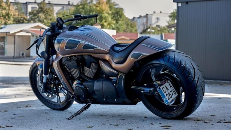 Suzuki M109R Boulevard 'Night Fury' by Nomad Custom