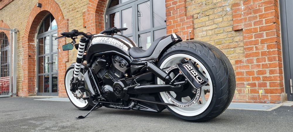 Harley-Davidson Night Rod ‘Carbon white’ by Bad Boy Customs