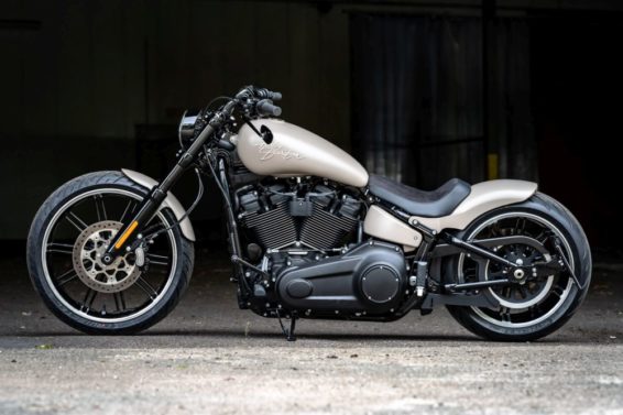 Harley-Davidson Breakout Cruiser 'Sandy' by Thunderbike