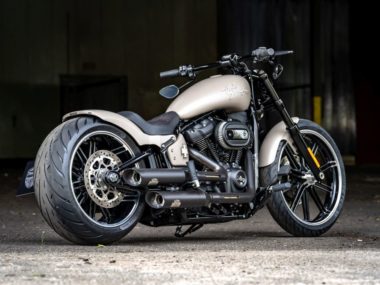 Harley-Davidson Breakout Cruiser 'Sandy' by Thunderbike