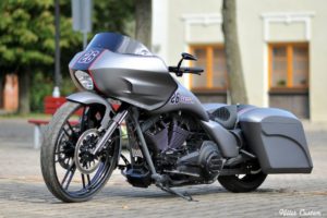 Harley-Davidson-Bagger-Road-Glide-Bullet-by-Killer-Custom