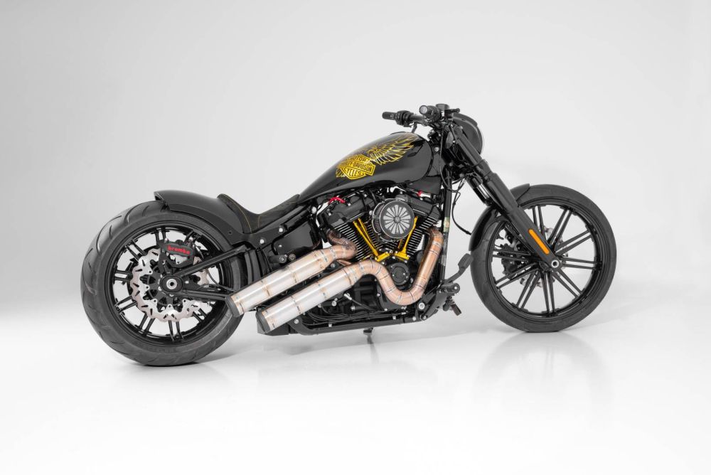 Harley-Davidson Breakout ‘Chevron GT’ by Bündnerbike