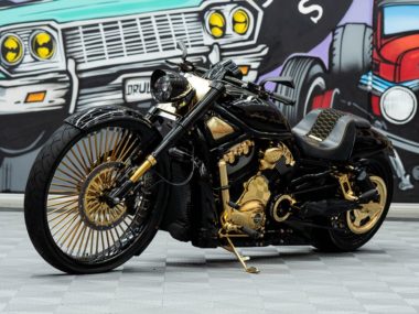 Harley-Davidson Gold V-Rod '24K Magic'