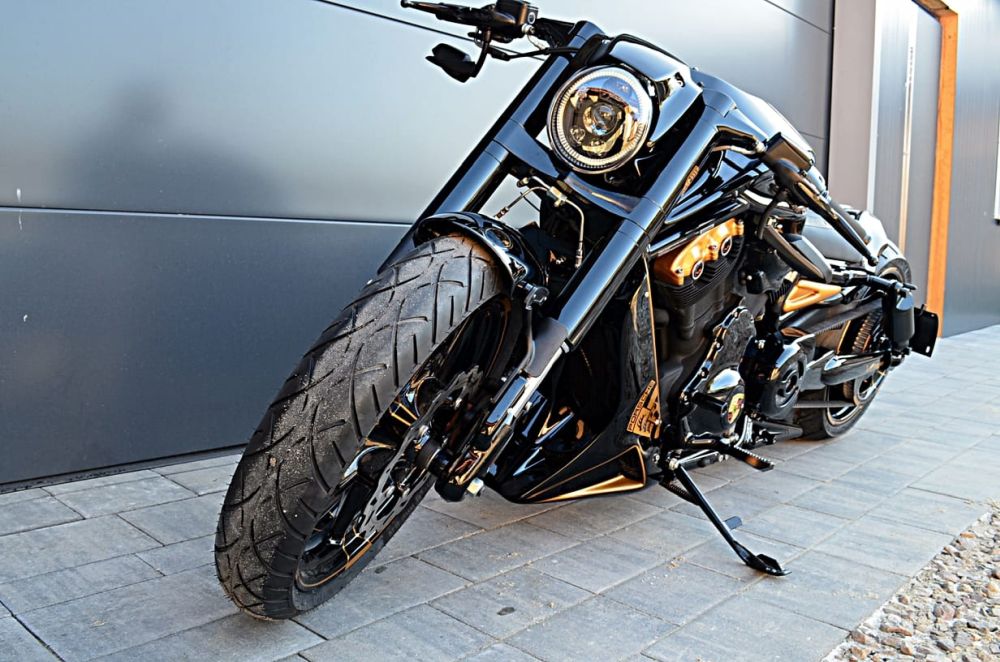 Harley-Davidson V-Rod 360 by Fat Rod Customs