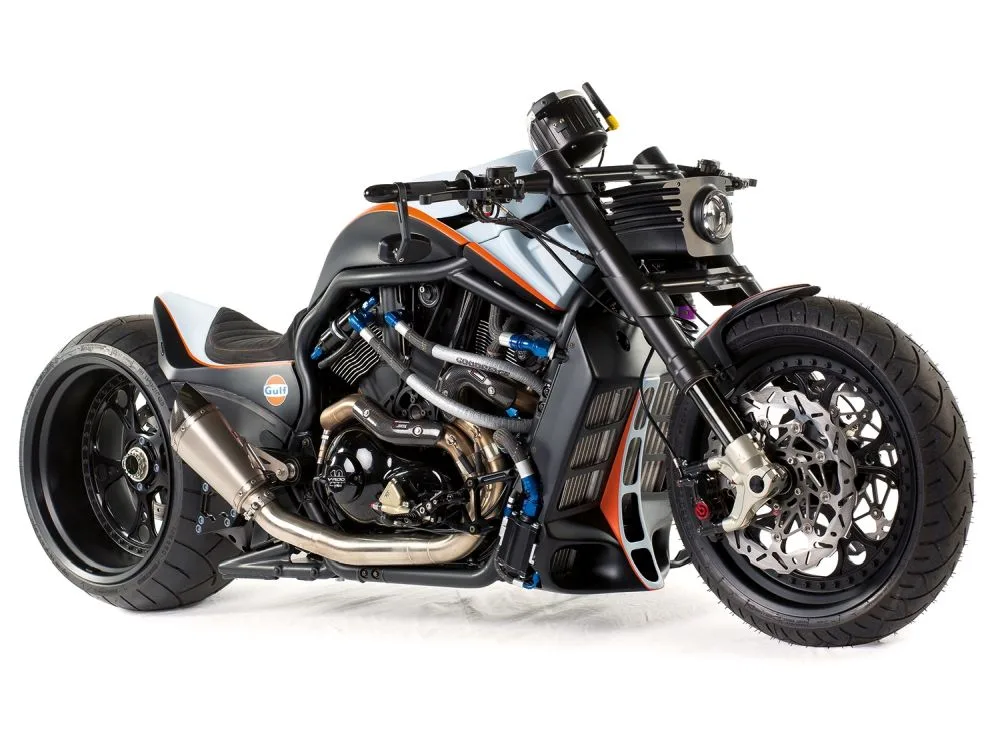 Harley-Davidson-V-Rod-Kompressor-by-Carsten-Rudolph