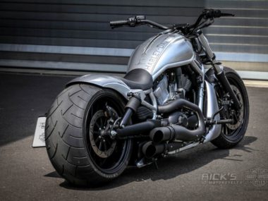 Harley-Davidson-V-Rod-Silver-by-Thunderbike-13