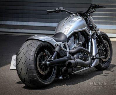 Harley-Davidson-V-Rod-Silver-by-Thunderbike-13