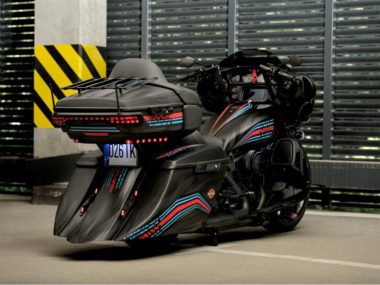 Harley-Davidson-Touring-Martini-Bagger-by-Tommy-Sons-07