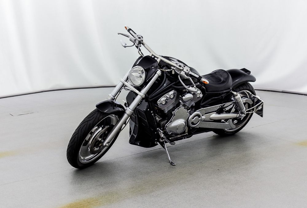 Harley-VRSCA-V-Rod-by-Nomad-Custom